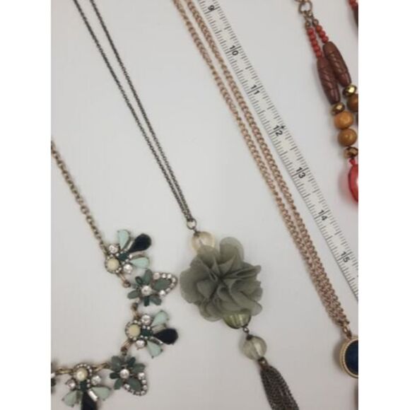 LOT of 4 Statement Necklaces Costume Jewelry-Various sizes - Picture 4 of 6